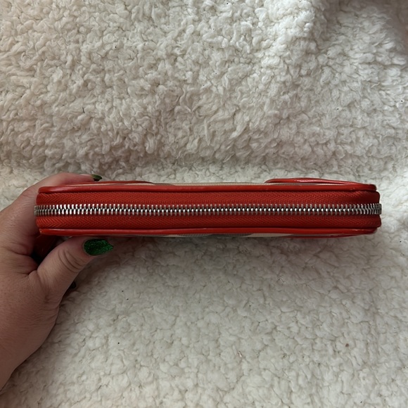 Burberry Long Zippered Checkered Wallet with Patent Leather - Picture 6 of 13